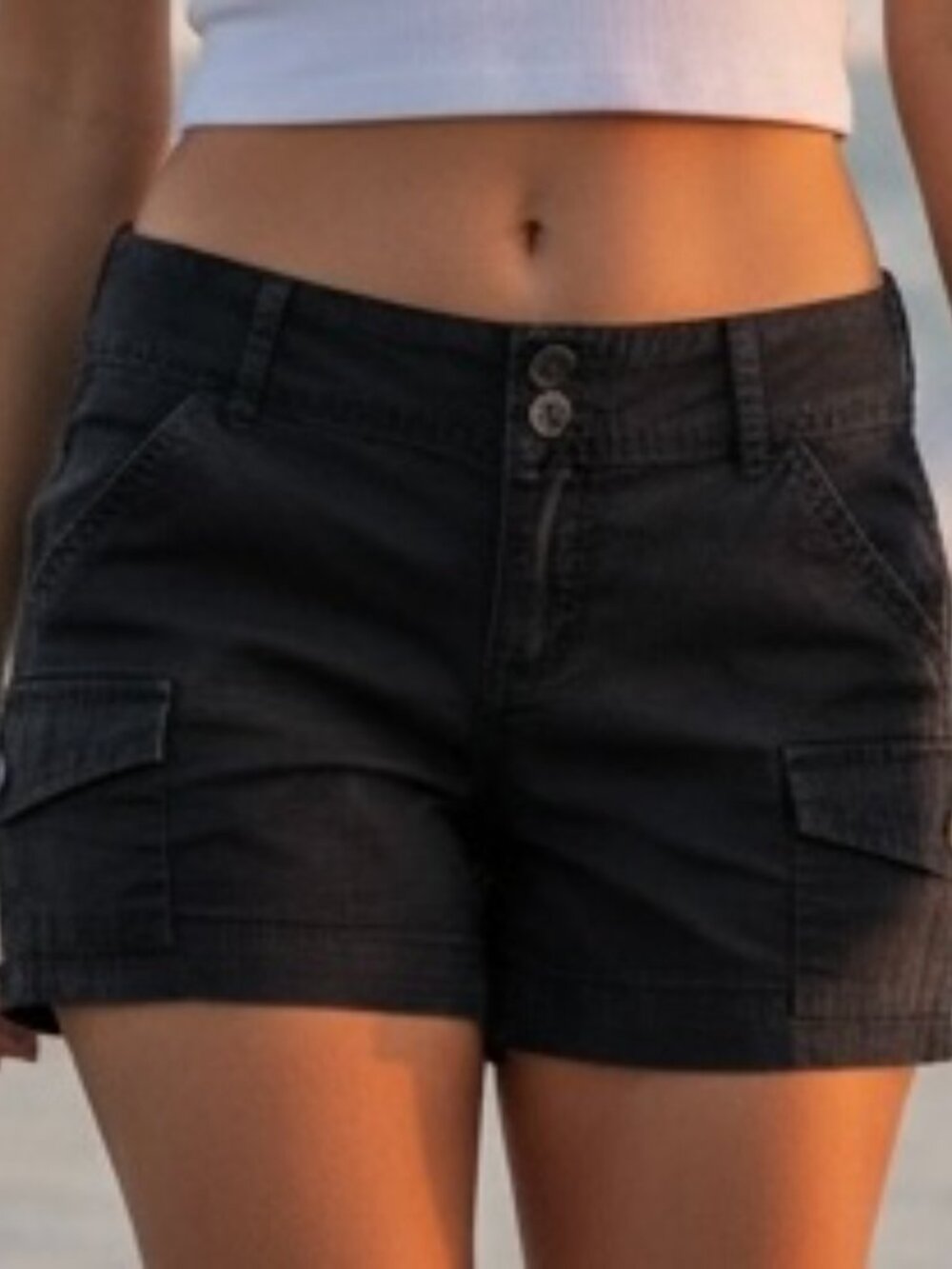Calvin Klein Black Cargo shorts Women’s 10 Mid-Rise pockets Short
